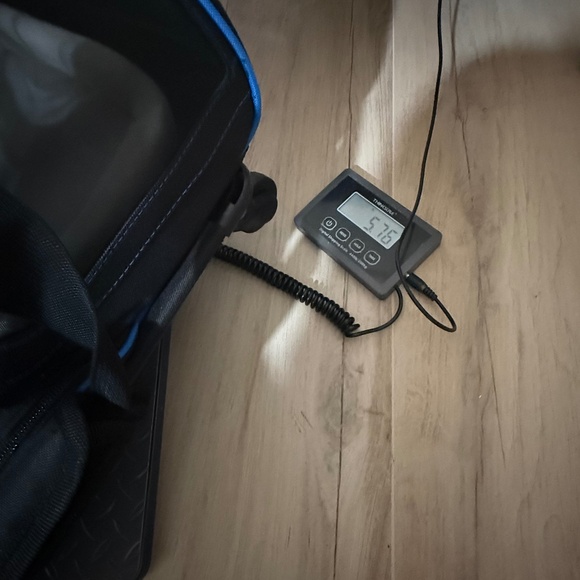 Katziela Luxury Rider Pet Carrier with Removable Wheels Double Telescopic Handle - Picture 14 of 15